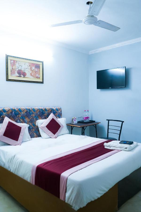 Comodo Satya Niketan Residency Hotel